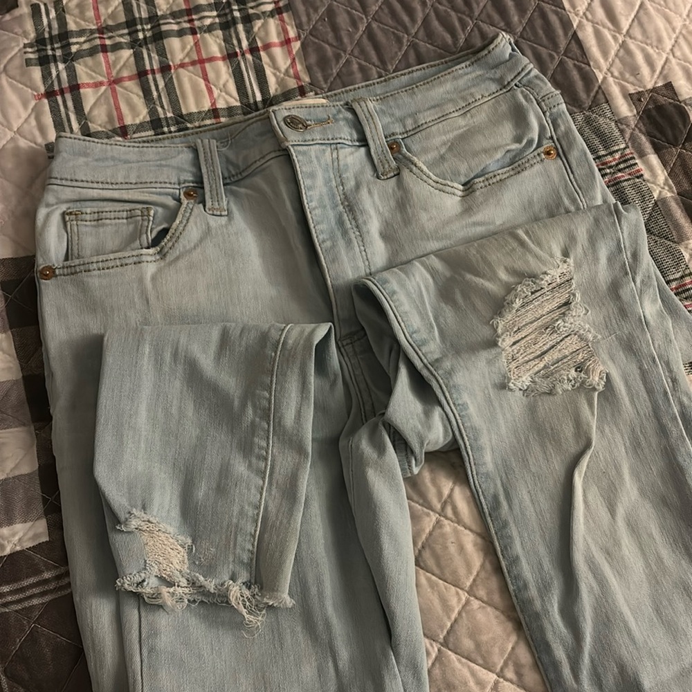 Lightwashed Ripped Skinny Jeans